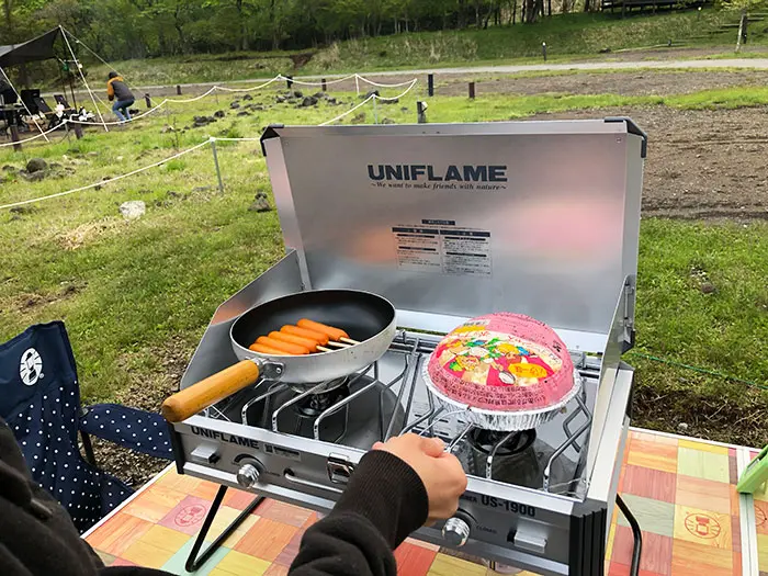 ユニフレーム ツーバーナー キッチンテーブル US-1900 キャンプ　調理器具 ユニフレーム ツインバーナーUS-1900 レビュー。スタイリッシュ