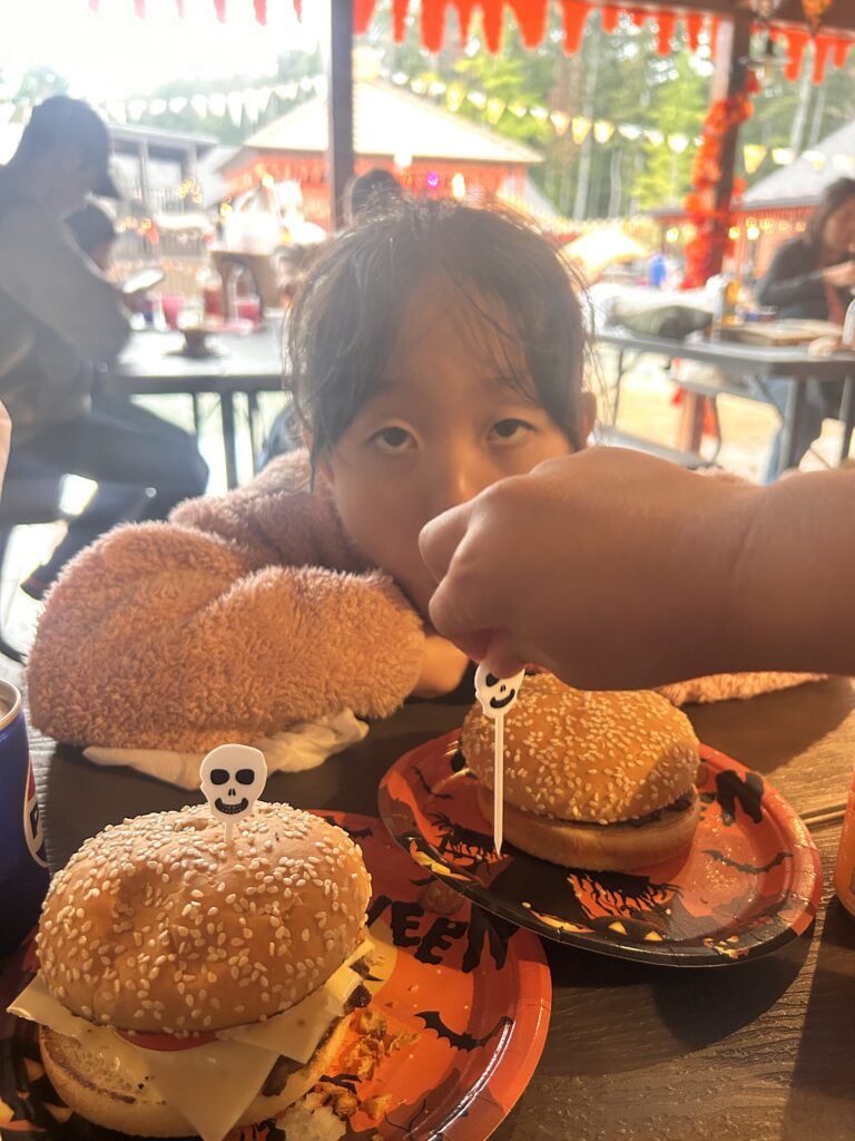 ハロウィン期間中のハンバーガー